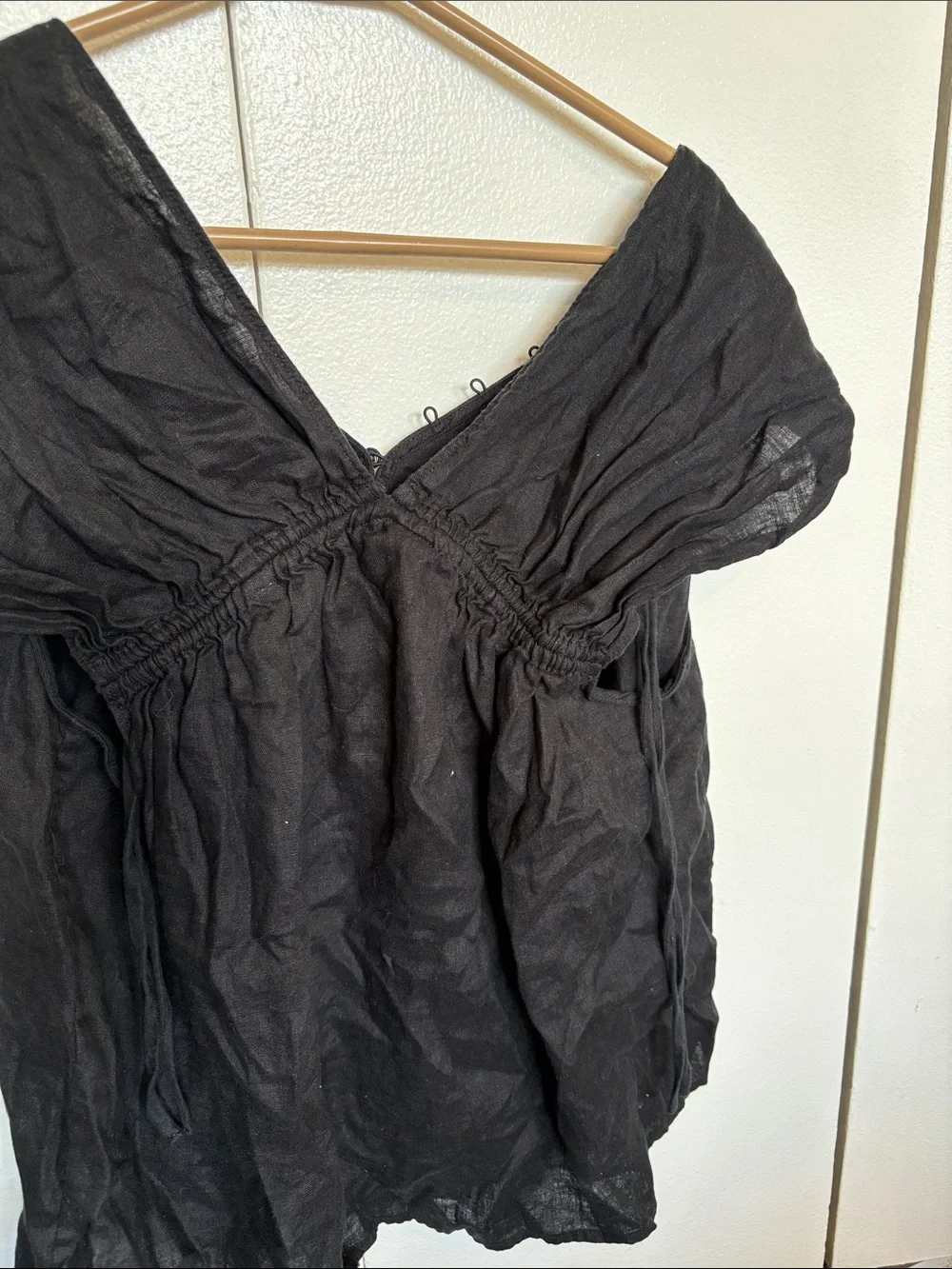 Banana Republic Black V-Neck Button Front Puff Sleeve Blouse